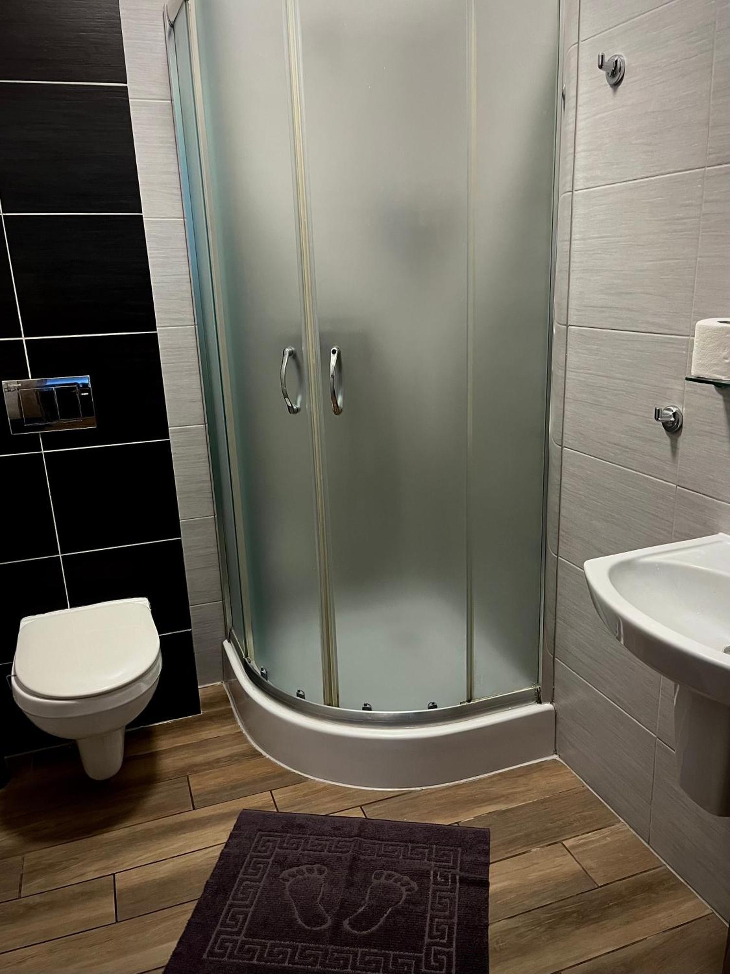 Hostel Azymut Września Kültér fotó